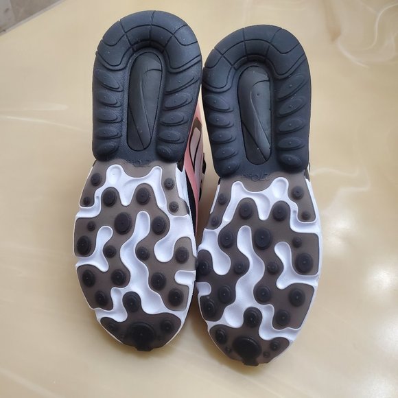 Nike Air Max 270 React - Picture 9 of 11